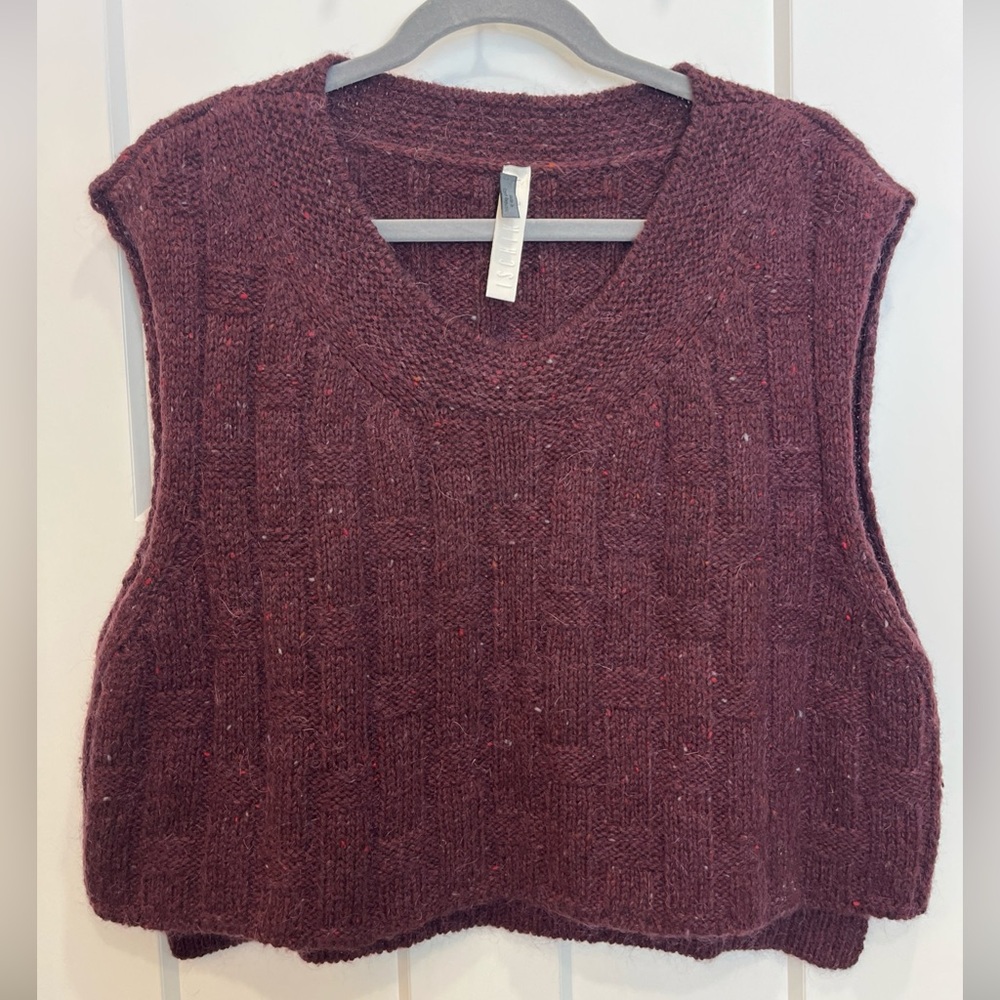Ischiko Women’s Burgundy Red Sweater Vest‎ Size 2 Boxy Cropped Scoop Neck